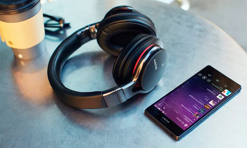Как выбрать беспроводные наушники для смартфона и компьютера